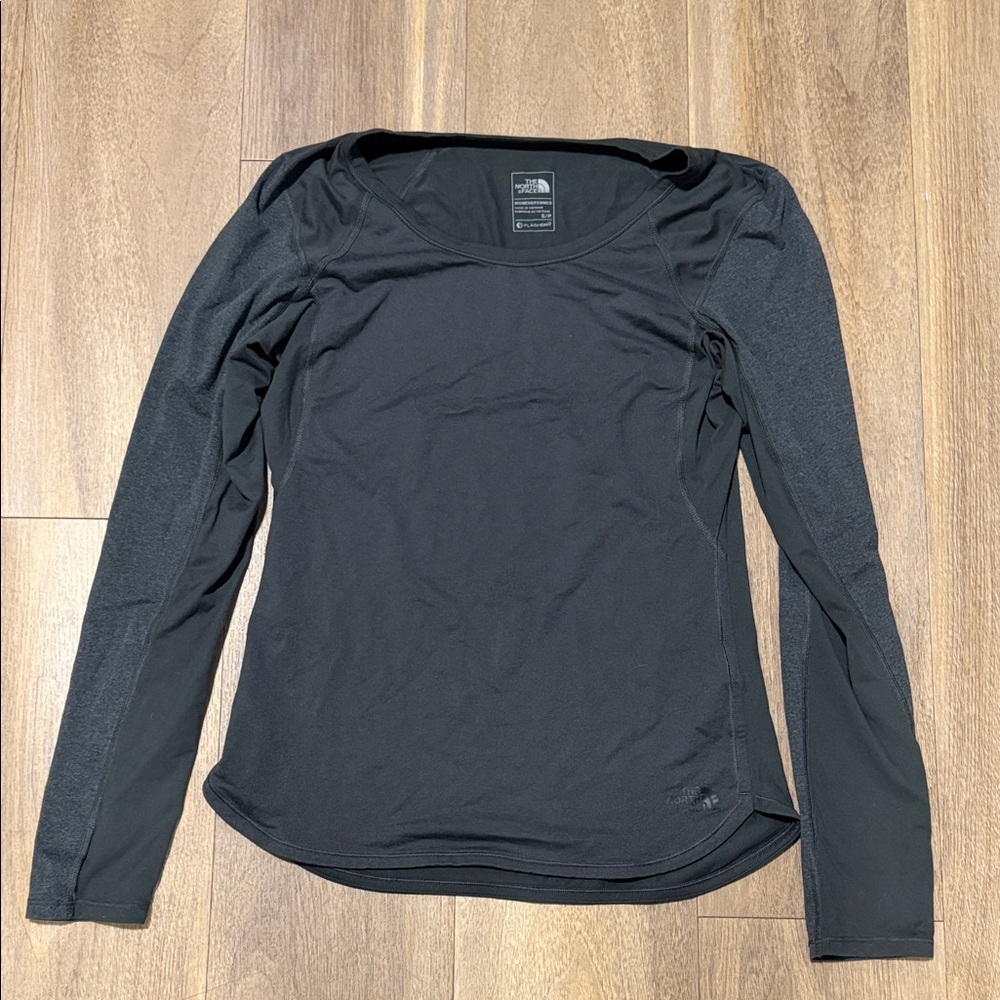 THE NORTH FACE WOMENS FLASHDRY WOMENS GRAY LS ACTIVEWEAR